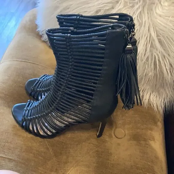 COPY - BCBGMaxAzria Black Leather Gladiator heels - Picture 4 of 7